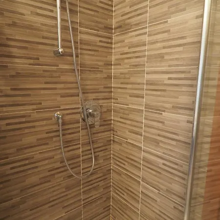 Tavernoland - Duck Side Of Apartman *