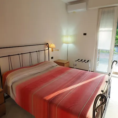 Tavernoland - Duck Side Of Apartman *